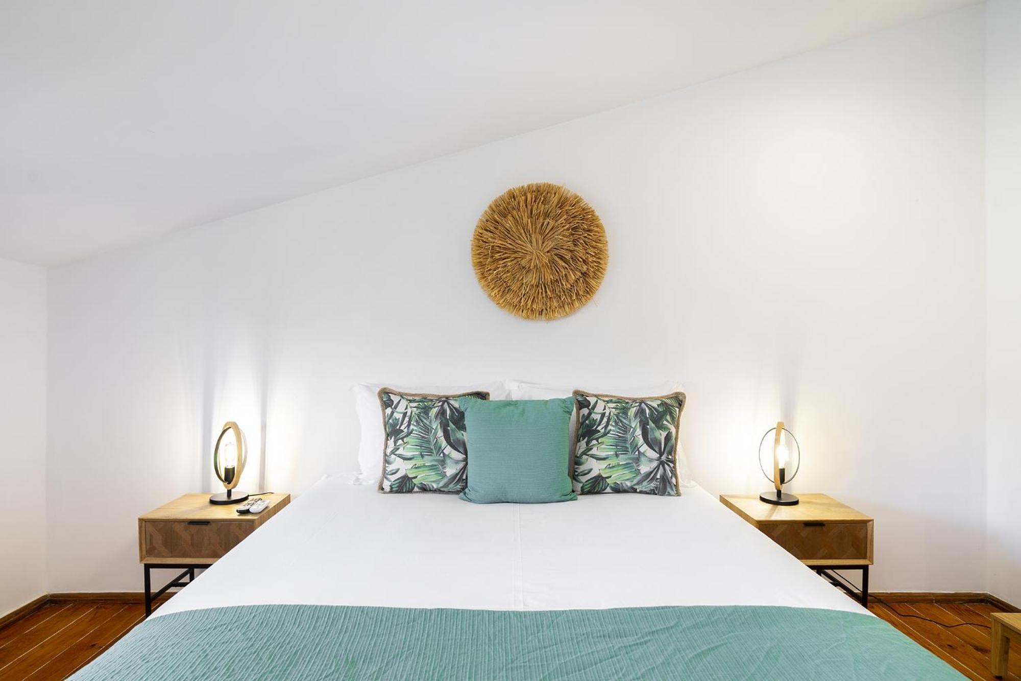 Whome Urban Tech Retreat, Modern Hubs For Remote Living — Photos 3